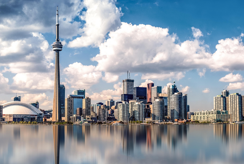 Toronto Ranks 9th Globally as Wildfire Smoke Blankets Great Lakes Region