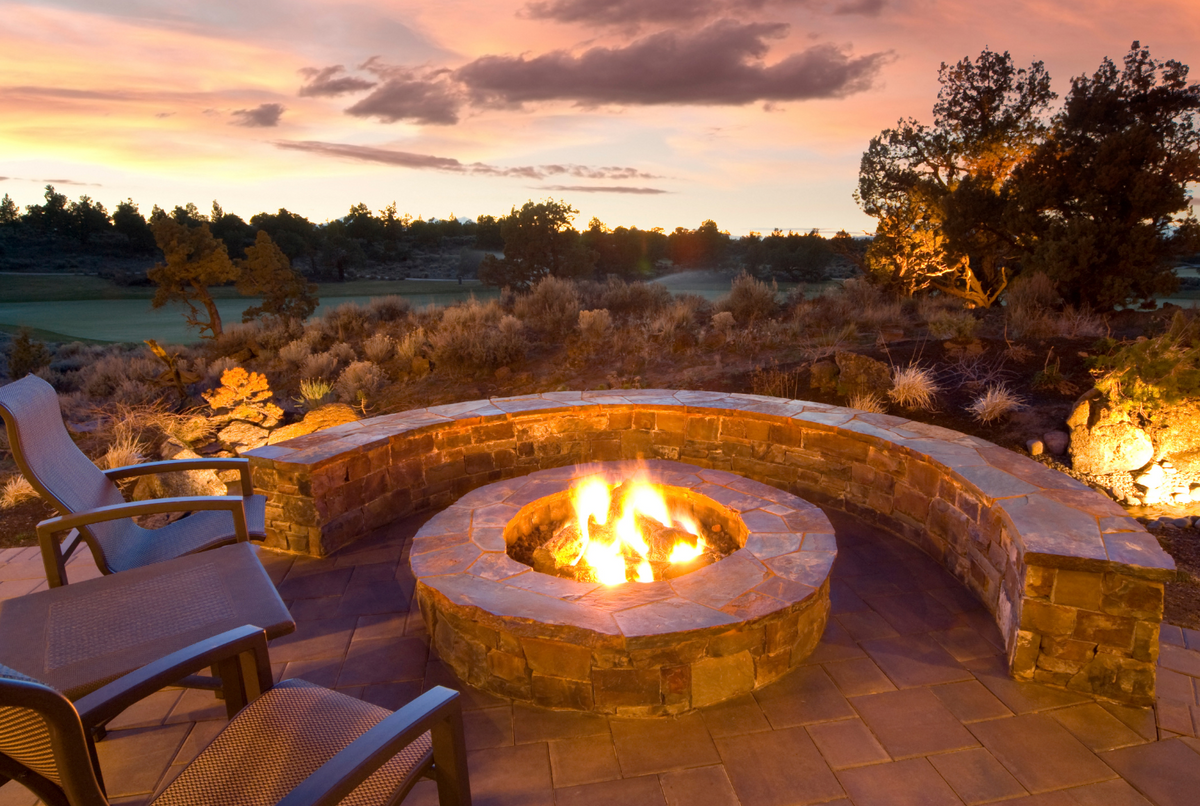 Backyard Fire Pits Create Hidden Air Pollution Risks
